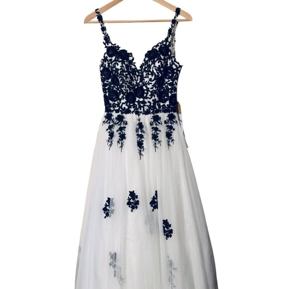 Say Yes to PROM WH Dress BLK Floral Lace Applique Open Back Straps Tulle Skirt 8 - Picture 3 of 16